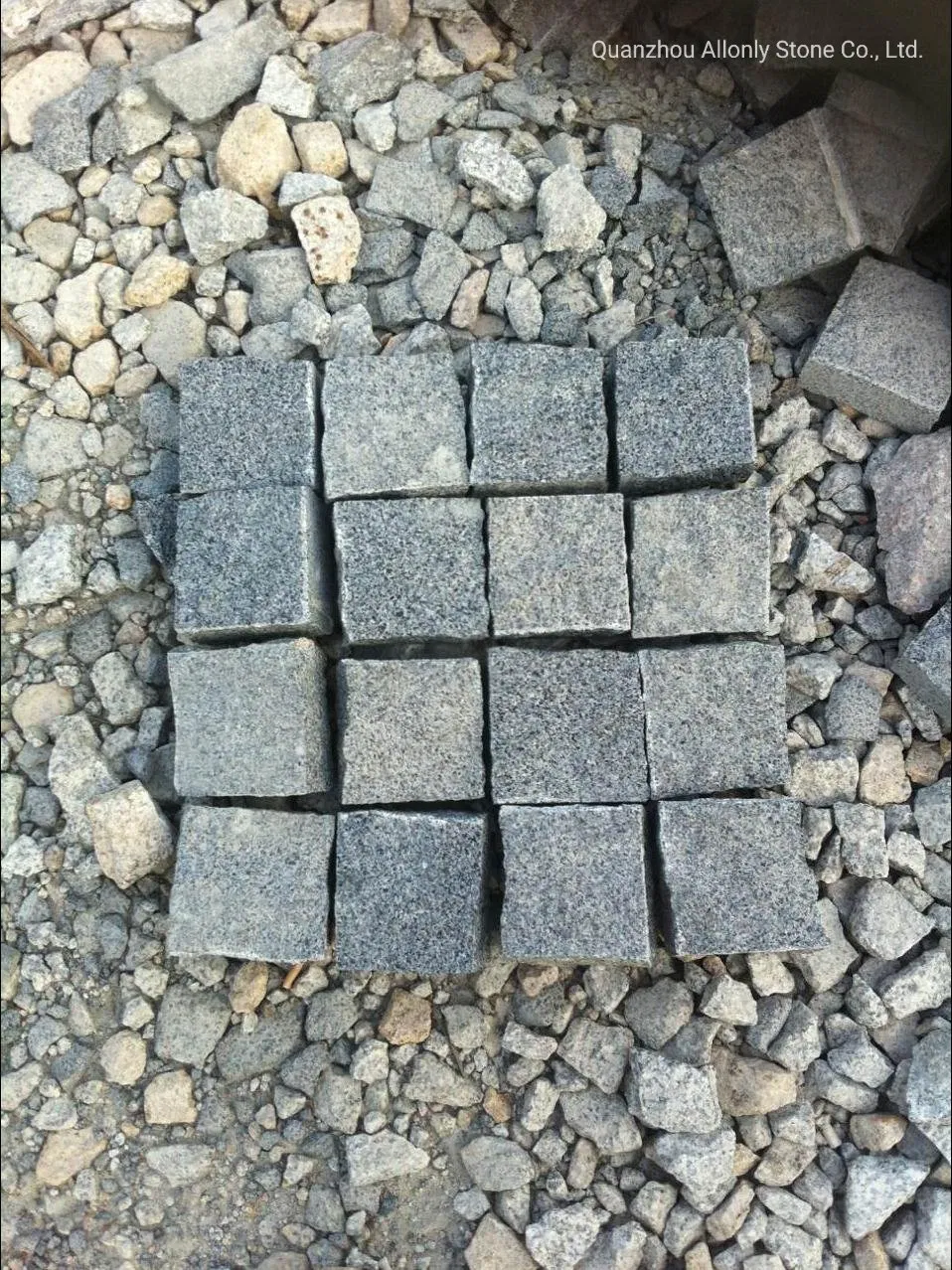 Bloques ásperos de granito Natural Split G654 Piedra de adoquín para piedra de jardín